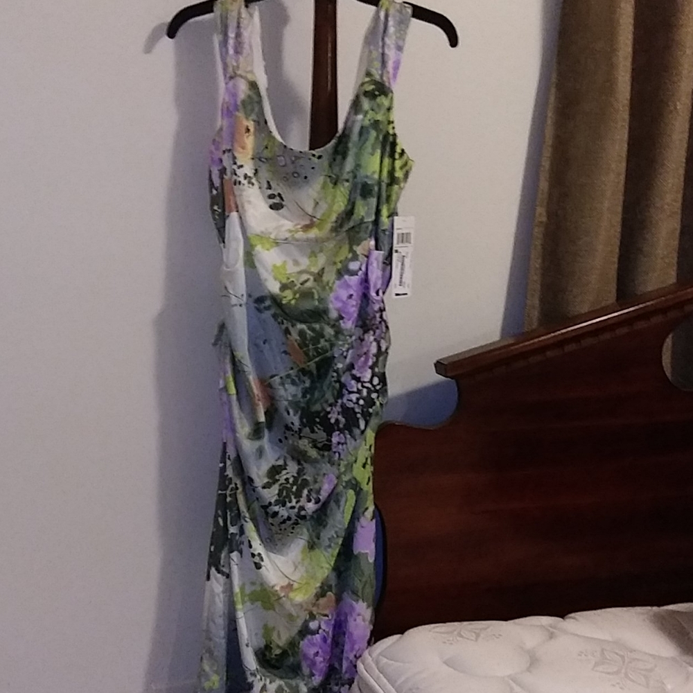 London Style Nights long silky dress